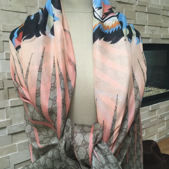 Gucci Scarf/Wrap - Picture 11 of 14